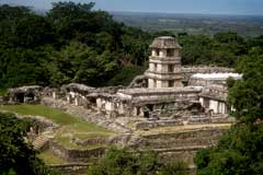 Le site Palenque et la tour de l'Observatoire dans le Yucatan